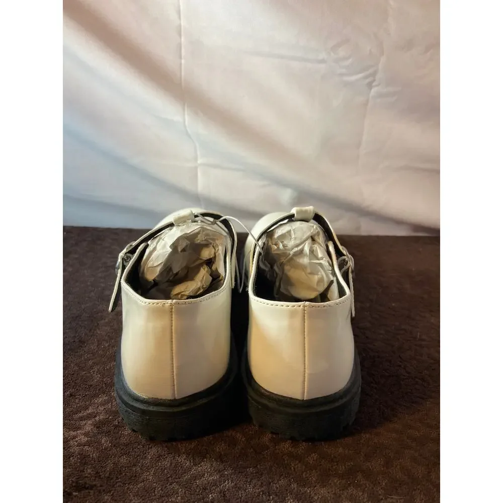 Old‎ Navy girls chunky patent leather white shoes